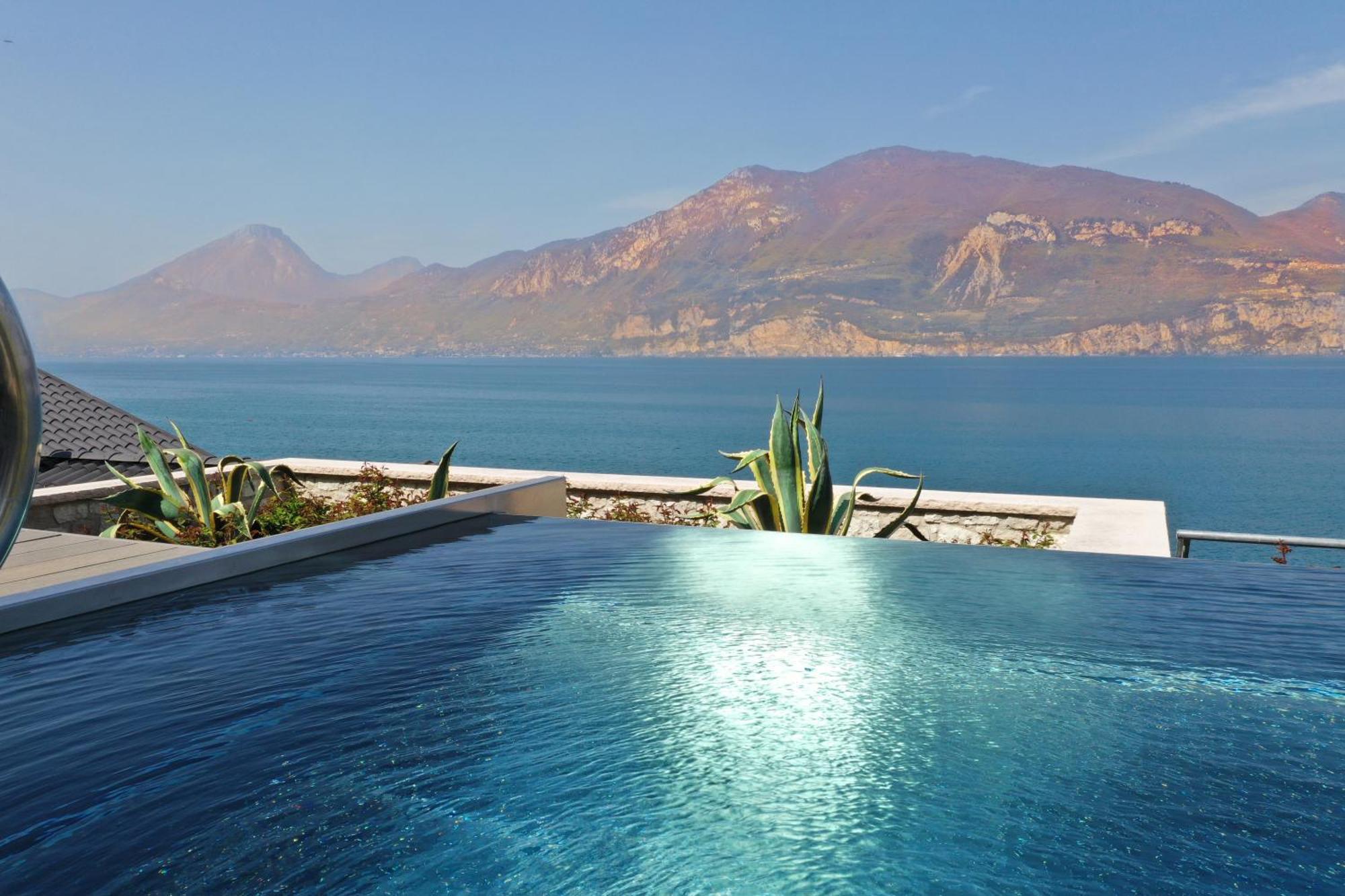 Sunset Residence Brenzone sul Garda Exteriör bild