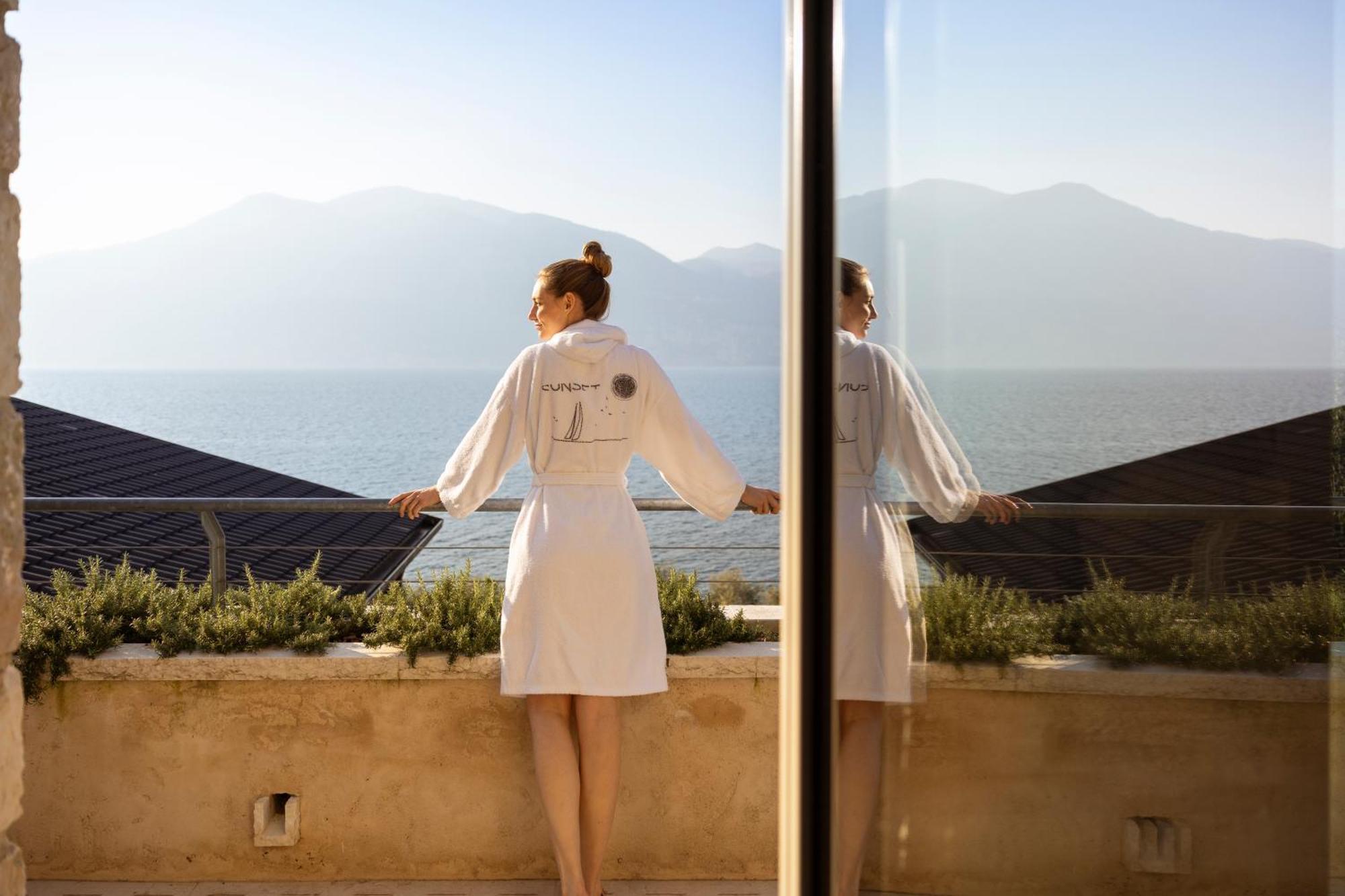 Sunset Residence Brenzone sul Garda Exteriör bild