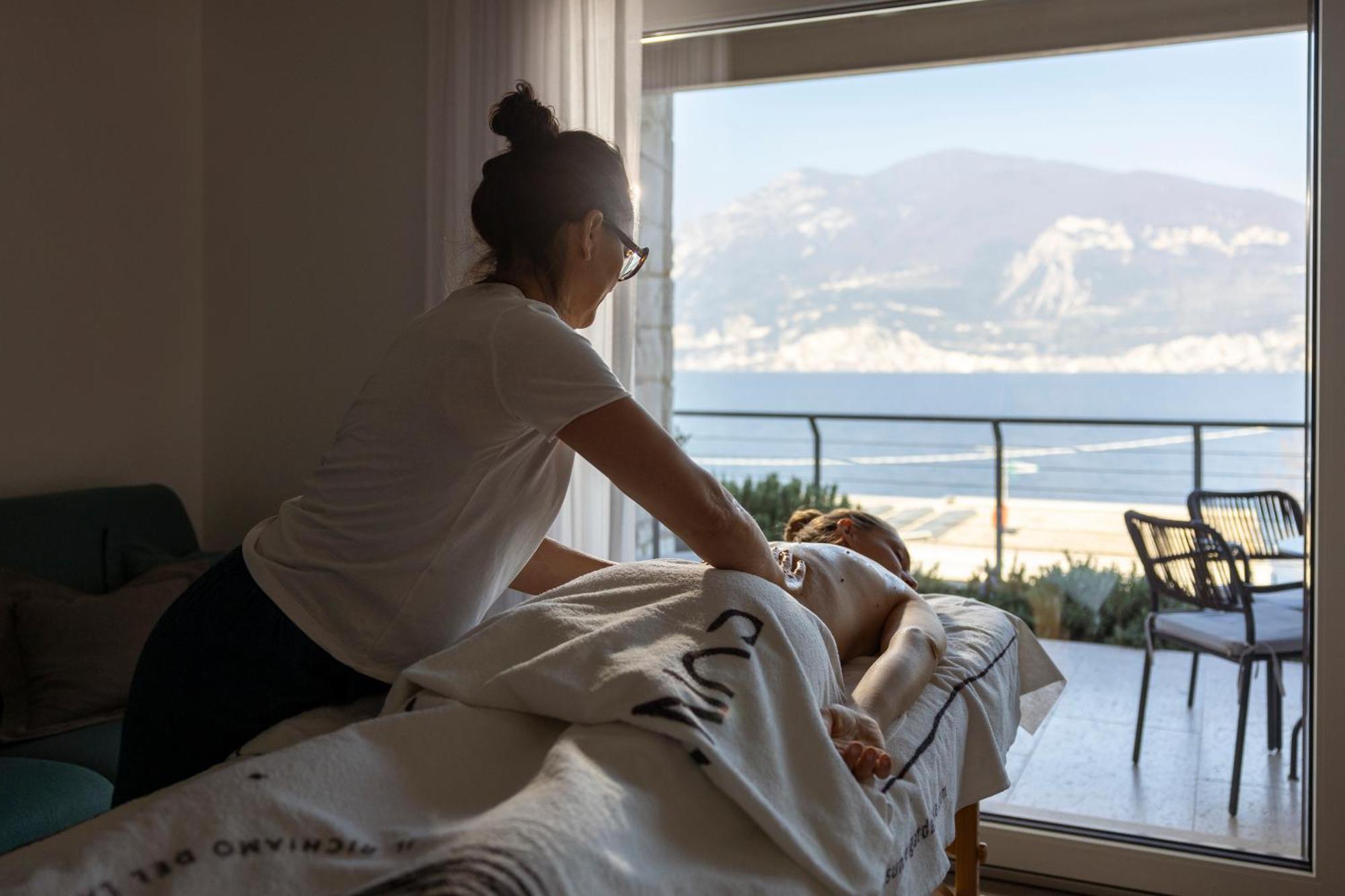 Sunset Residence Brenzone sul Garda Exteriör bild