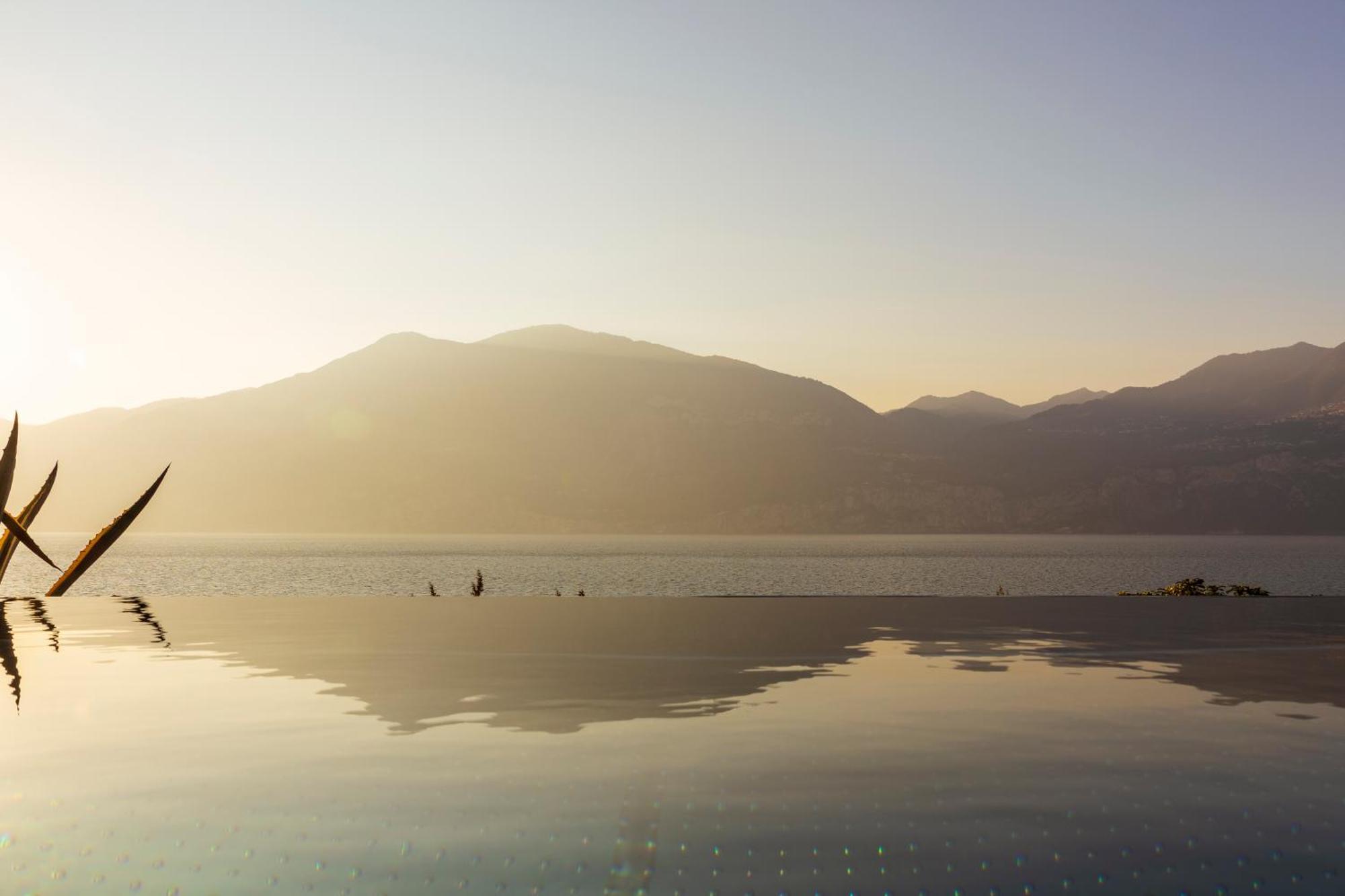 Sunset Residence Brenzone sul Garda Exteriör bild